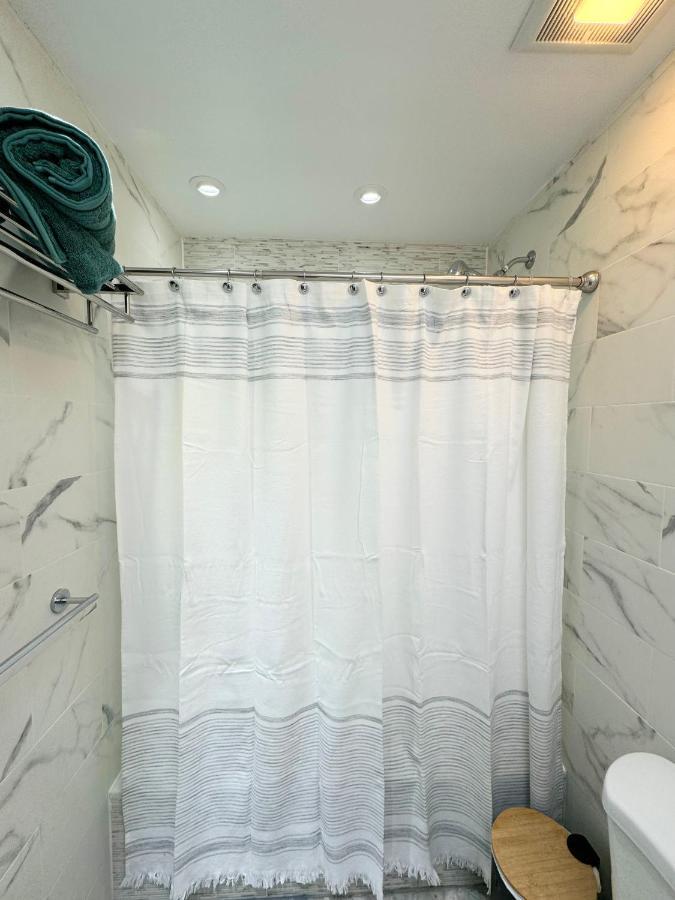 The Waltham Private Room & Bathroom John F Kennedy Jfk Lga Airport Manhattan Penn Station Bullet-Train 15 Min New York Eksteriør billede